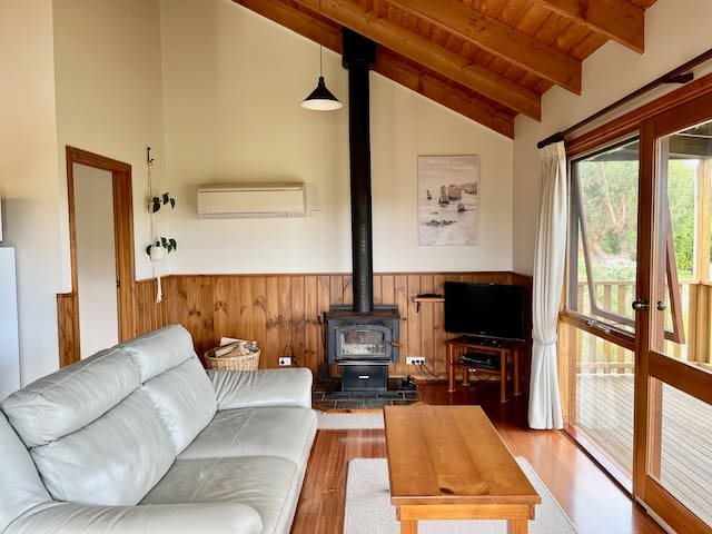 Daysy Hill Country Cottages – Gumnut Cottage