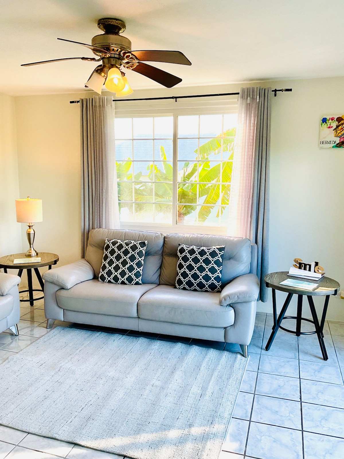 Amplio y luminoso salón 