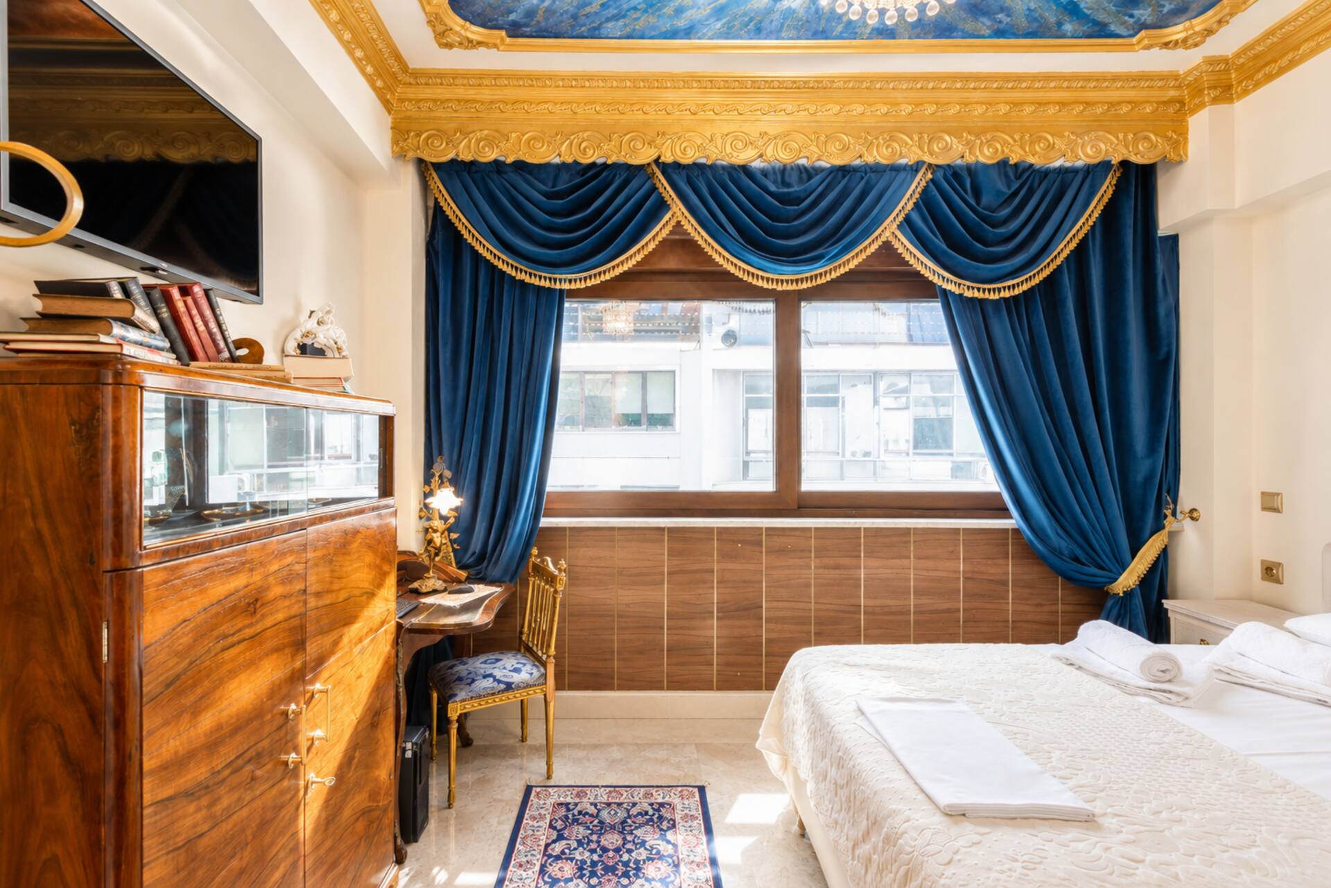 Arvanitidis Suites Vintage central luxury suite