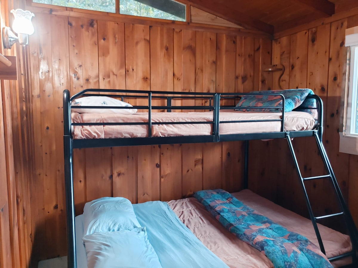 საძინებელი 8