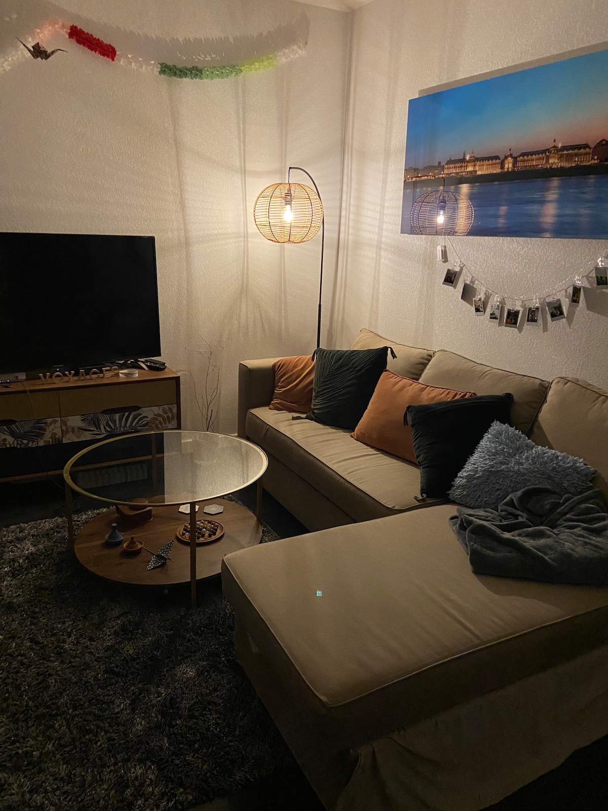 Popular Airbnb listing: Nice 44 m2 apartment with 4 m2 loggia in Cenon