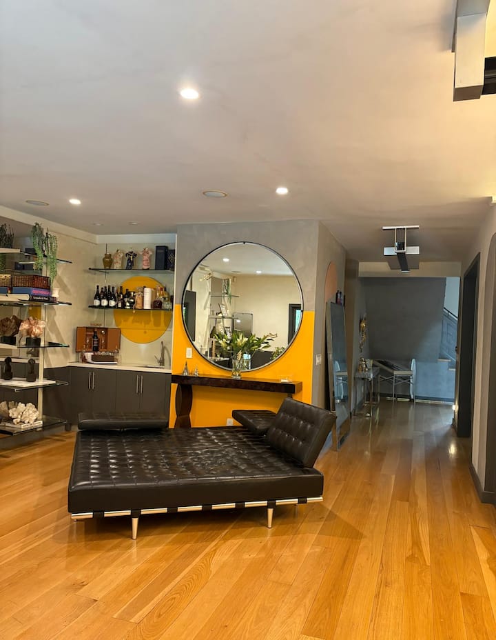 Beverly Grove/beverly Hills/melrose - 5 Bed 6 Bath - Los Angeles, CA