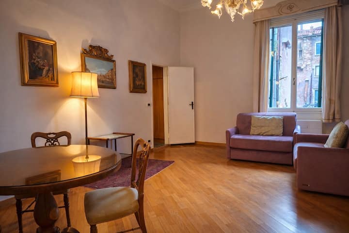 Ca’ Soranzo Historic Residence | 2 Min La Fenice - Venice Marco Polo Airport (VCE)