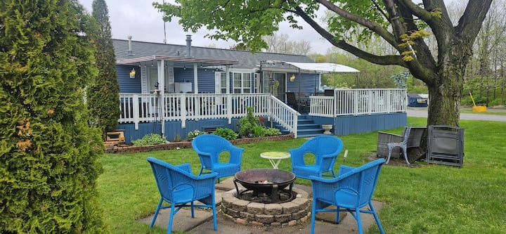 Cozy Family Getaway In Sherkston Shores | Sleeps 8 - Crystal Beach