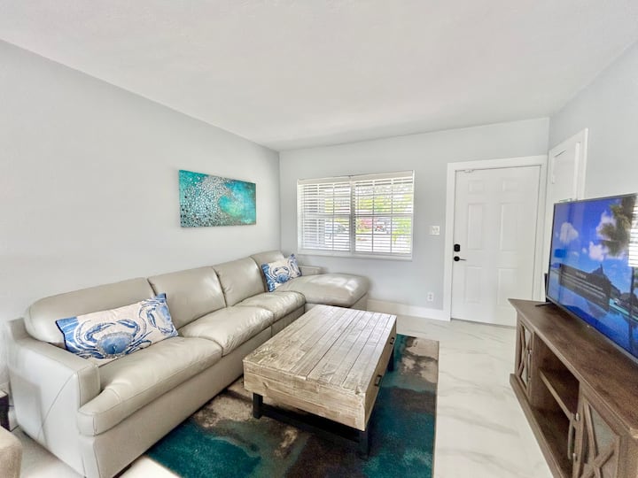 “Vacation Perfect”close To Beach & Atlantic Ave. - Delray Beach, FL