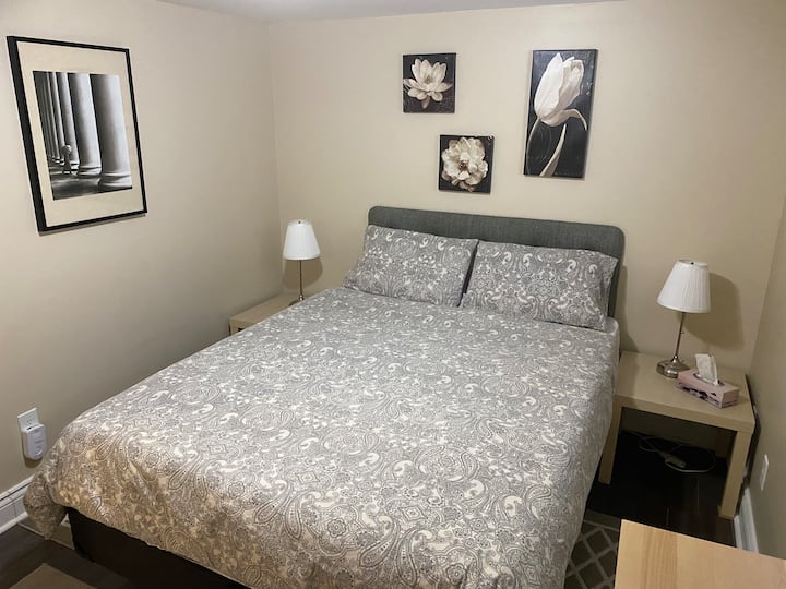 ¡Cama tamaño queen muy cómoda!