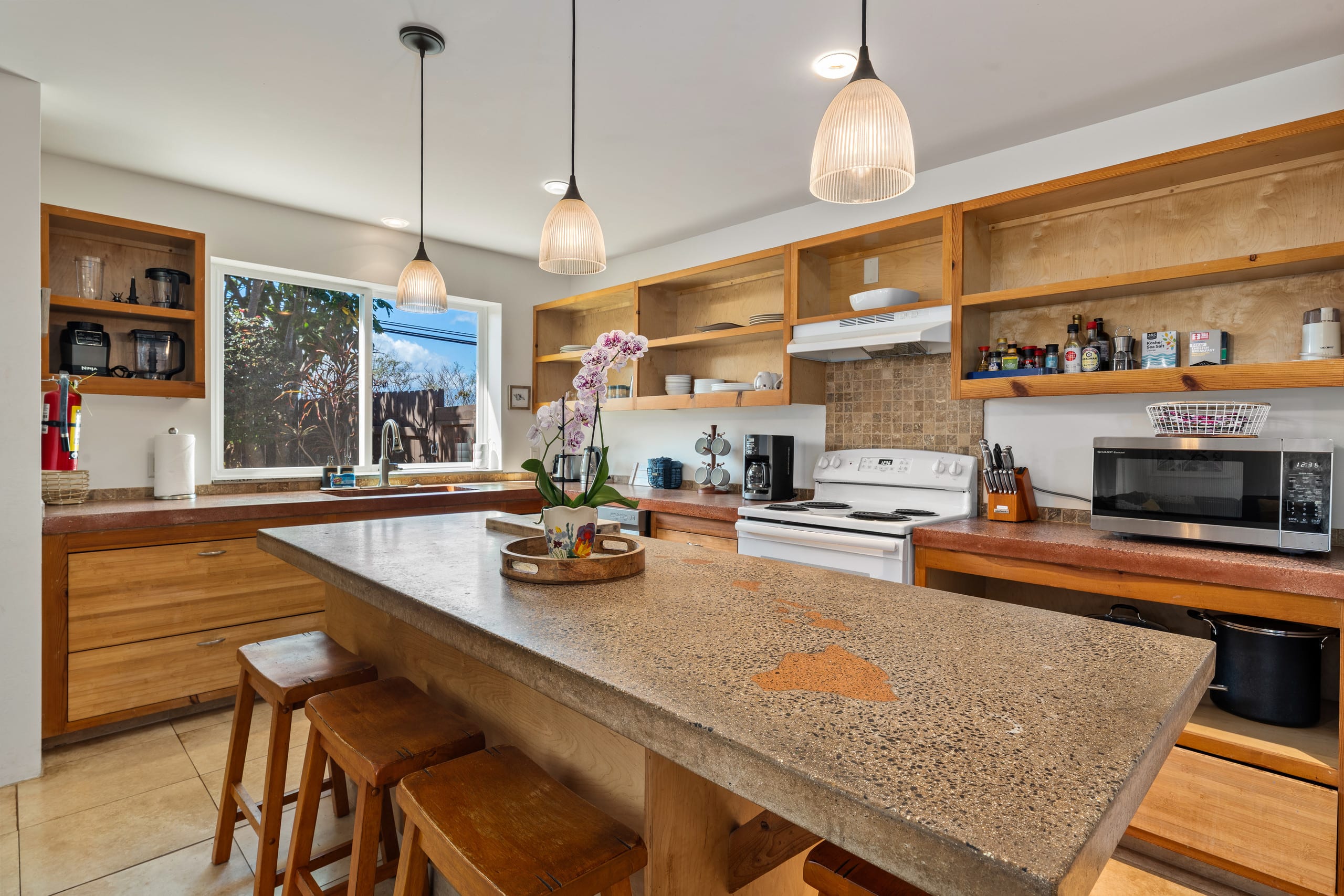 Home in Paia · ★4.9 · 2 bedrooms · 2 beds · 2 baths - Photo 11