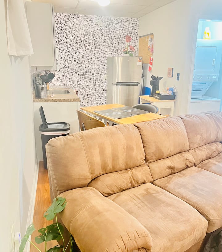 Cutest 2BR Apt 1.6 mi from Truist Park & CC Roxy - Guest suites