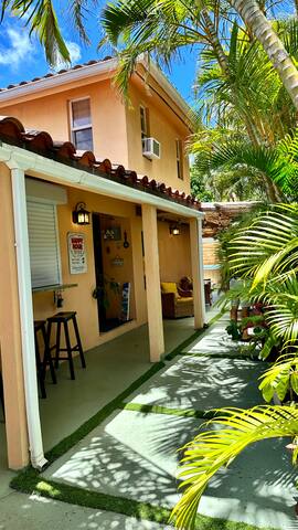 STYLISH VILLA ! GREAT LOCATION ,CLEAN AND PRIVATE gallery image 2