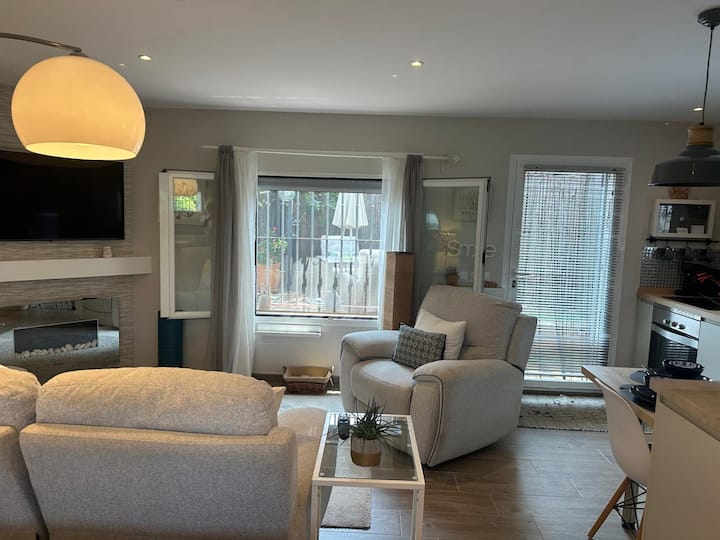 Bright & Quiet Studio - Walk To Beach & Amenities - Calahonda