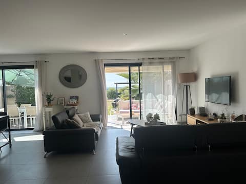 Quiet villa with magnificent views