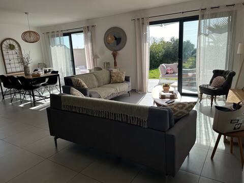 Quiet villa with magnificent views
