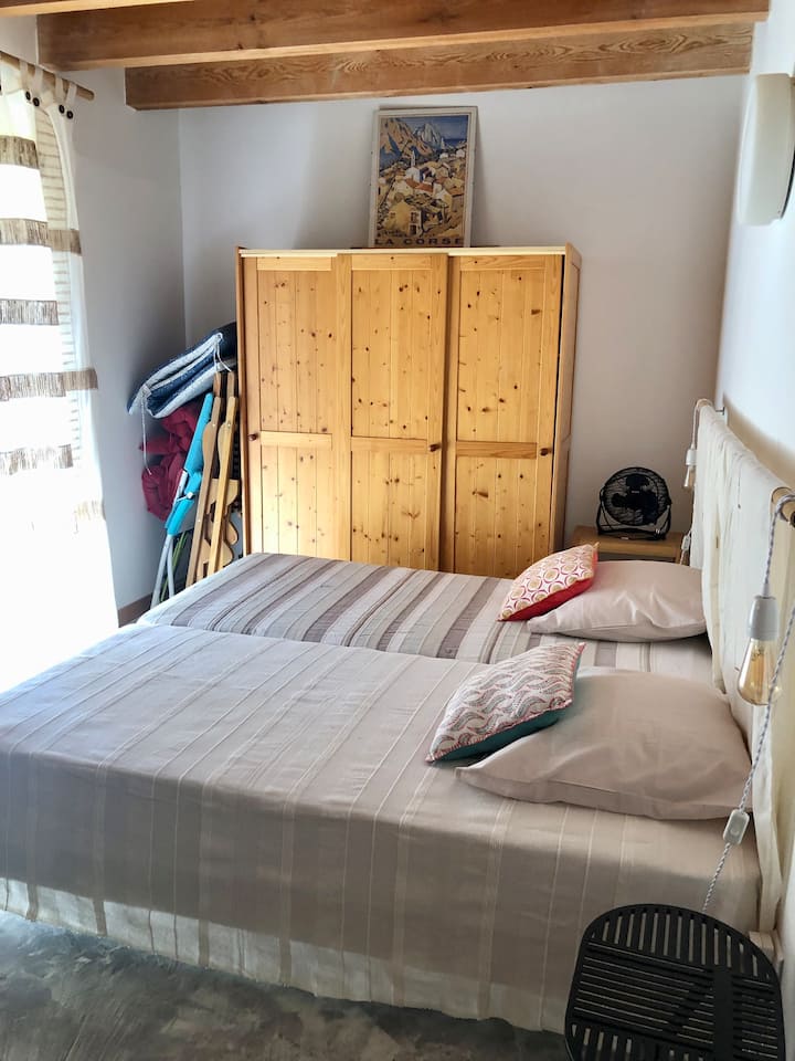 غرفة النوم 2