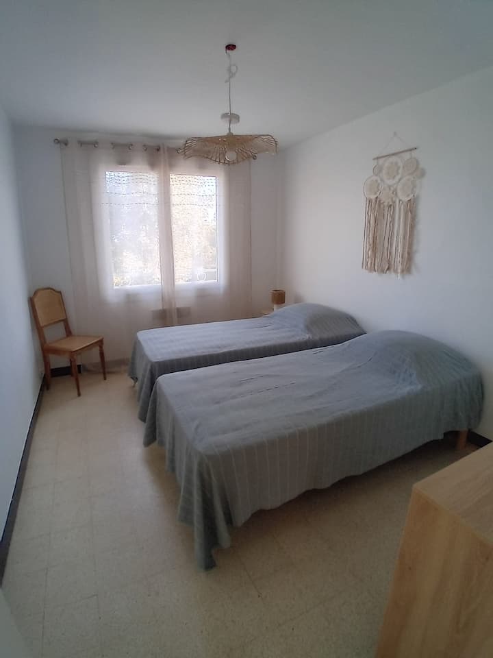 שתי מיטות יחיד (90/190)