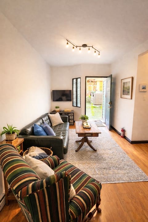 Popular Airbnb listing: Cozy Garden Family Cottage - Ladner Village in Delta