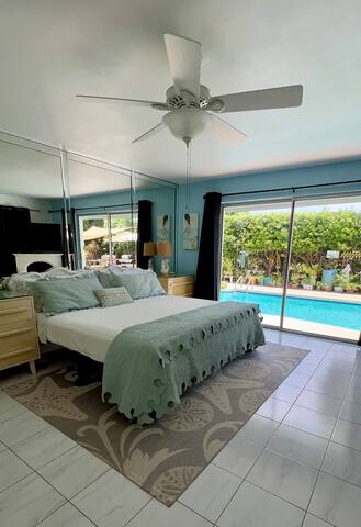 4/3 Heated Pool Butterfly Garden Screened Patio