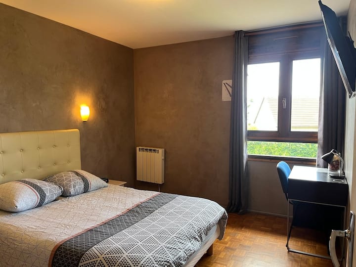 Logement Entièrement Indépendant Parking Privé - Pont-de-Chéruy