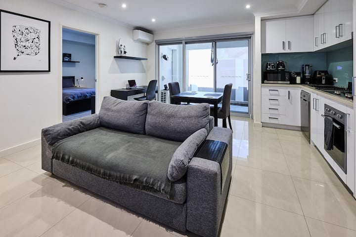 Coastal Vibes - 
Only A 7 Min Walk To The Beach! - Perth