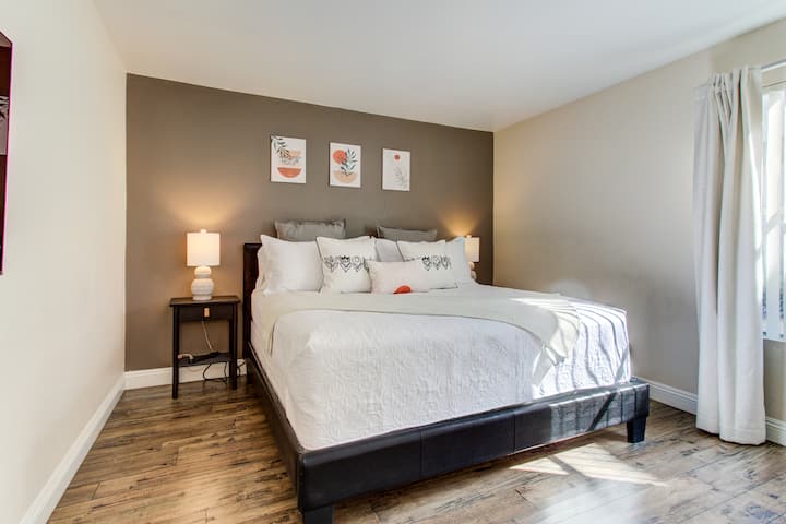 King size bed
