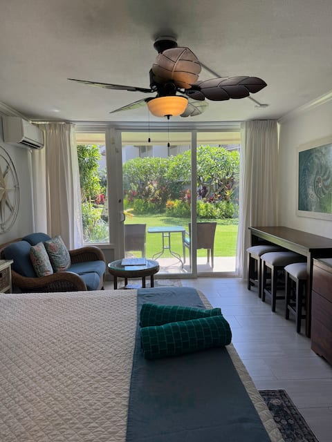 Top performing Airbnb: Beachfront, Steps to the Surf, AC, Wfi, Pool, 158 in Wailua