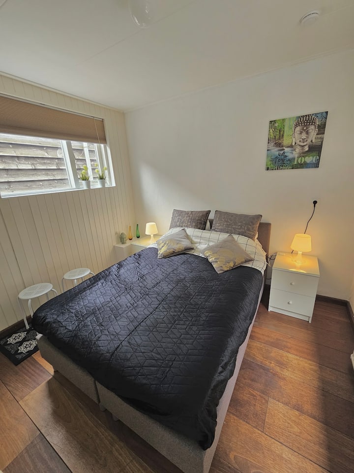 Slaapkamer voor 2 personen op de 1e etage.