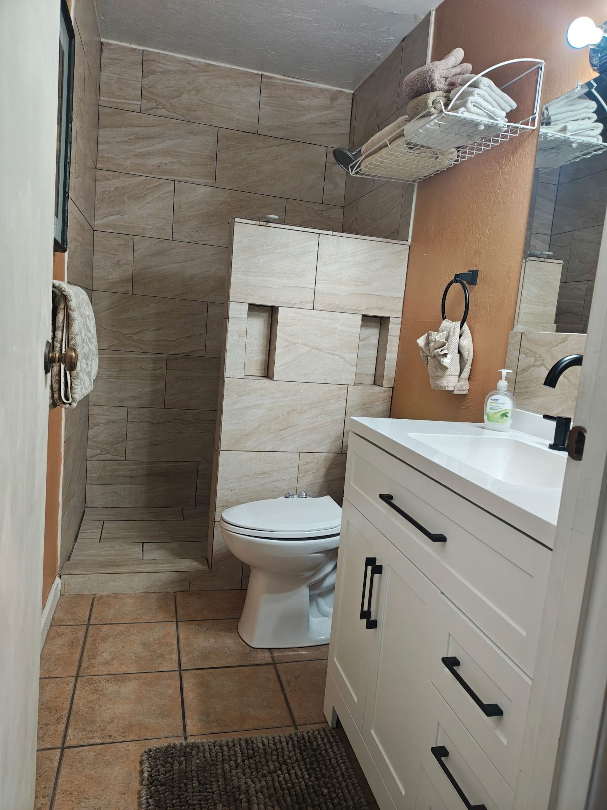 Condo in Kihei · ★4.78 · Studio · 1 bed · 1 bath - Image 10