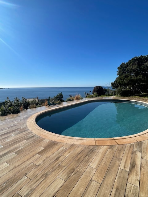 Large villa with pool and sea view in Porticcio