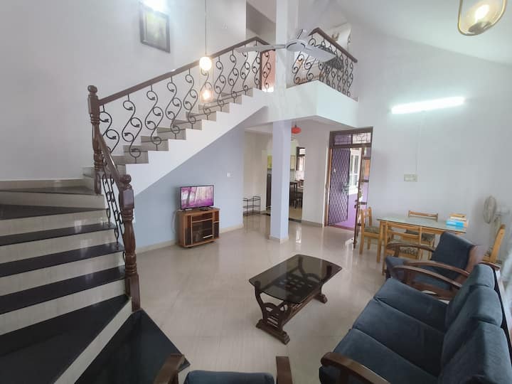 Living room image 3