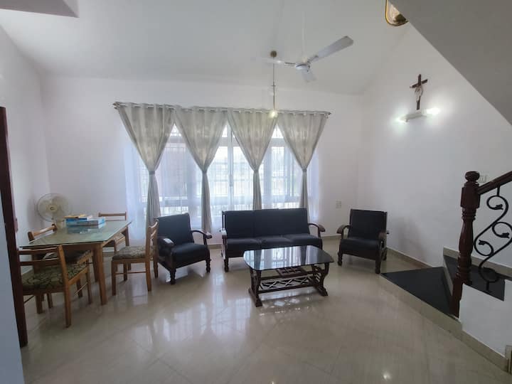 Living room image 1
