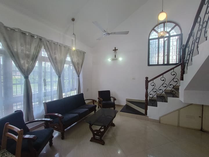Living room image 2