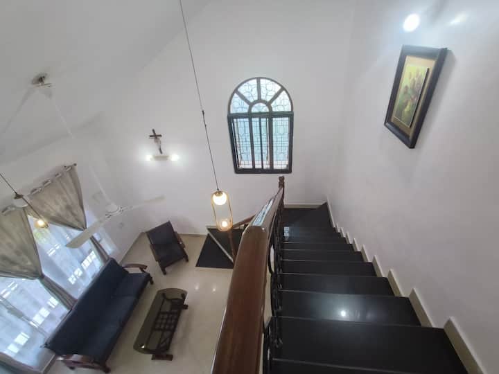 Living room image 5