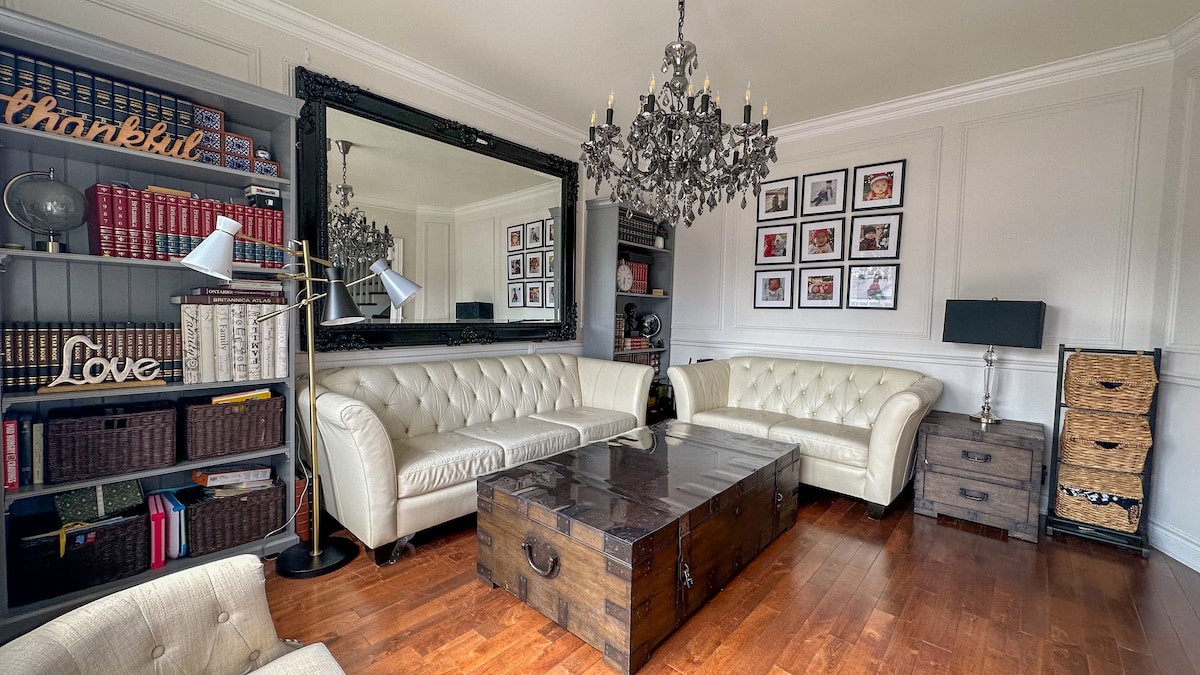 Táto izba má 1 dvojitú posteľ (nemá aktualizovanú fotku). Má len záves, bez dverí.