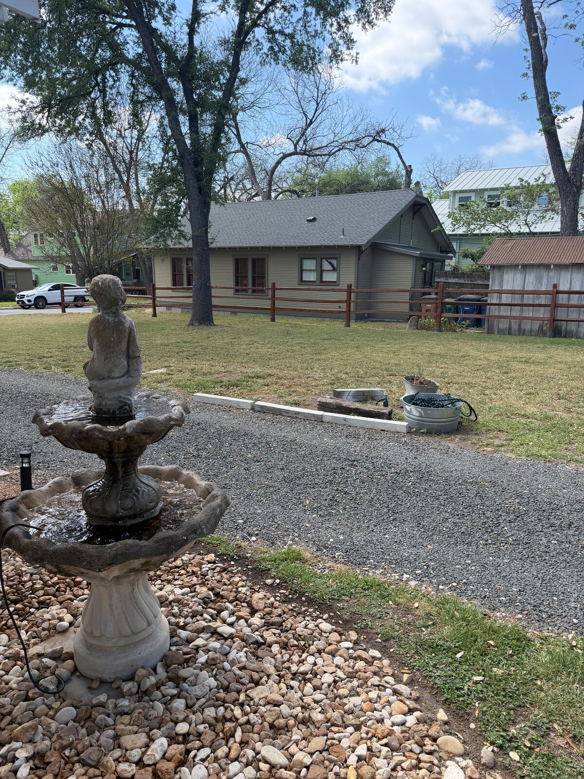 Central Austin Studio in Historic Hyde Park