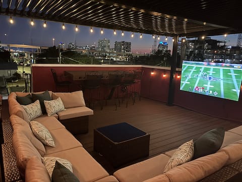 Successful Airbnb property: Private Rooftop w/ City Views | Ybor City Tampa in Historic Ybor