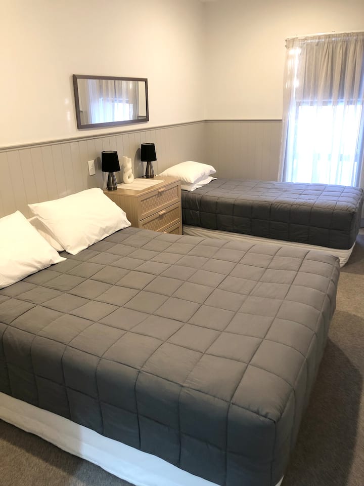 غرفة النوم 2