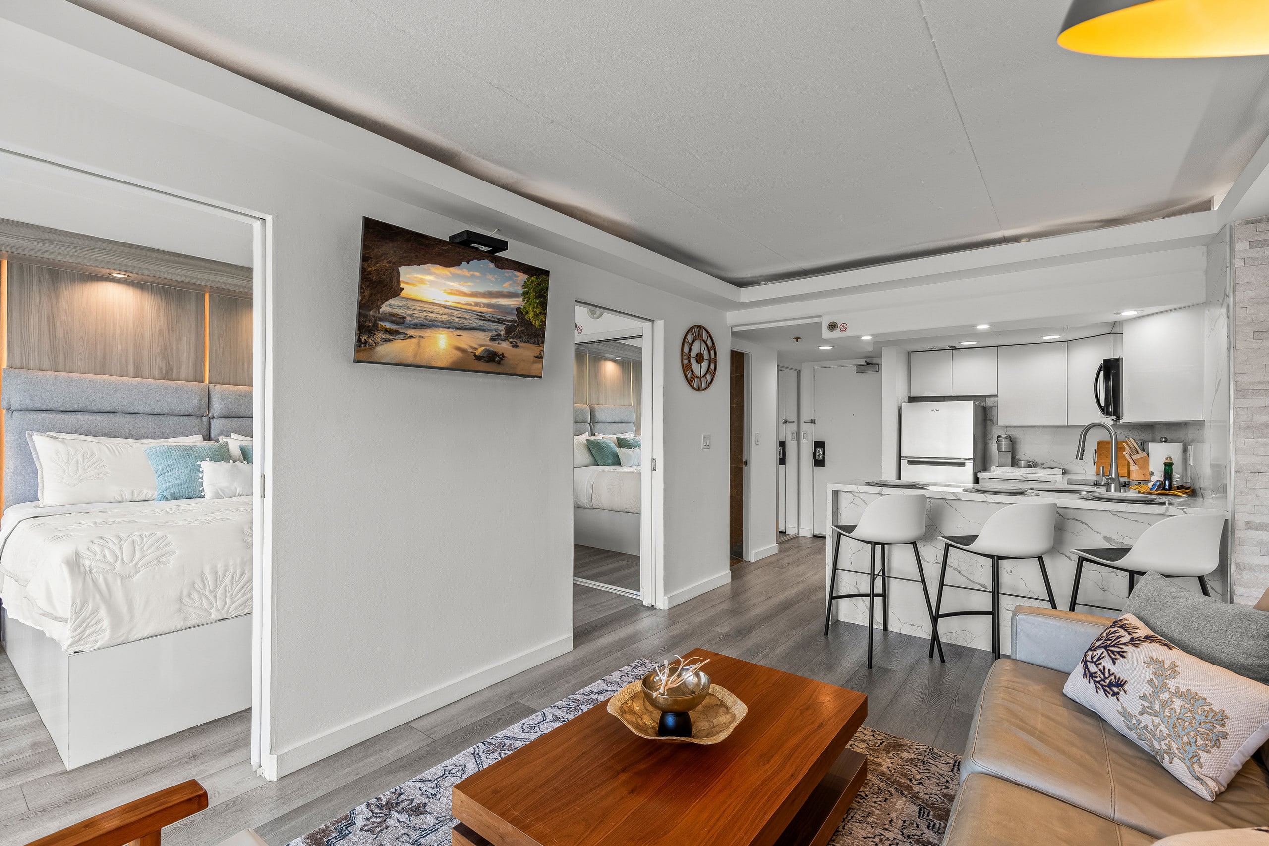 Condo in Honolulu · ★4.71 · 1 bedroom · 2 beds · 1 private bath - Image 18