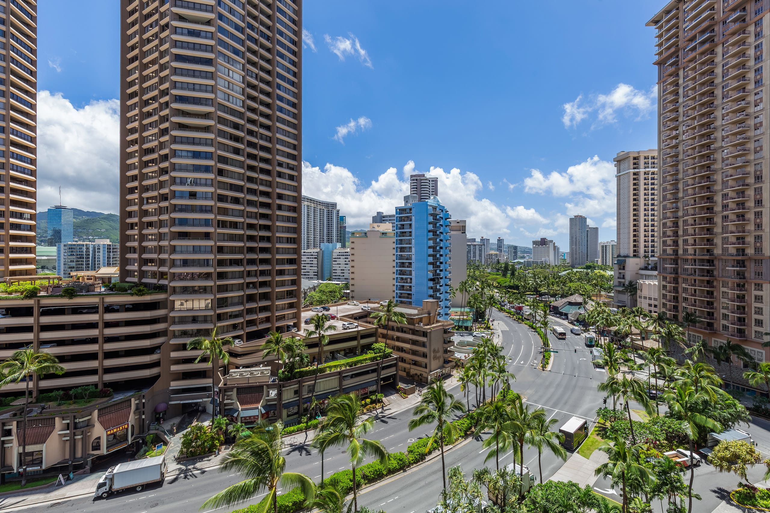 Condo in Honolulu · ★4.71 · 1 bedroom · 2 beds · 1 private bath - Image 15