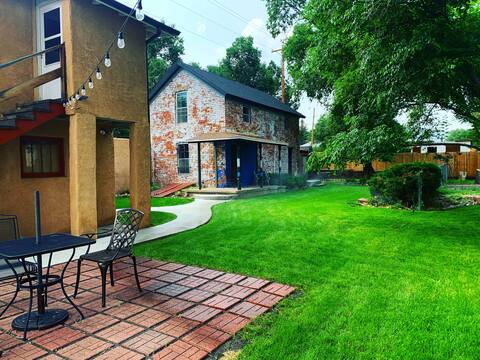 Amazing historic 1800s Carriage House!