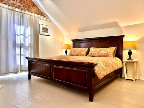 Restored 1800s Carriage House | King Bed | Patio