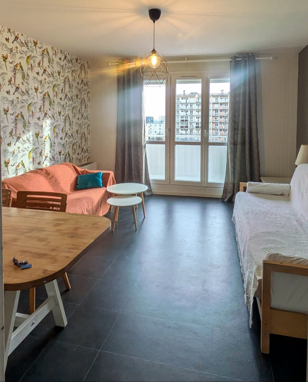 Popular Airbnb listing: Appartement 2 chambres 5 couchages métro Kennedy in Villejean Beauregard