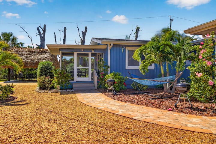 Gorgeous Coastal Cottage "Ibis" Minutes To The Beach And Free Bikes! July Savings - Blind Pass, Captiva