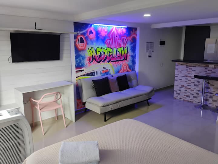 Studio Apartment Close To Tourist Sites - Medellín