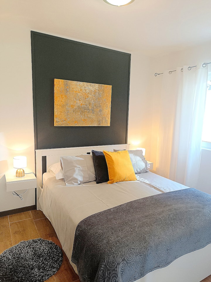 卧室2。床的尺寸为160x200厘米。
