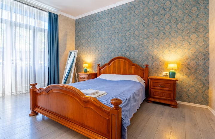 Apartment In The Old Part Of Tbilisi, Sololaki - Georgië