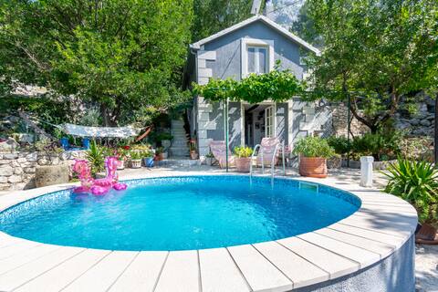 Karla, holiday home with pool and sea view