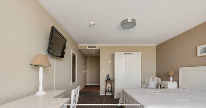 Beach Front Room With Incredible Views - Nieuwvliet