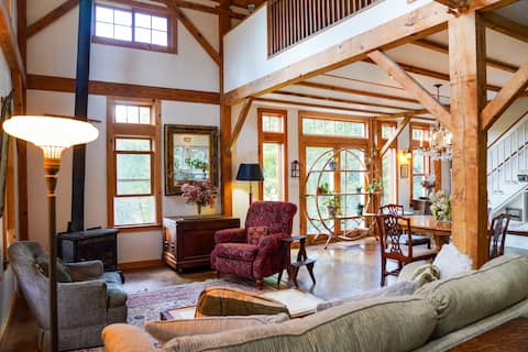 Successful Airbnb property: The Jungle in Hartwick Seminary