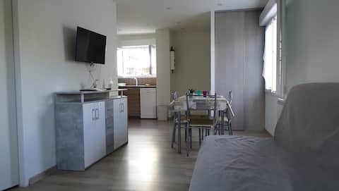 Propriété Airbnb réussie: Royan Beach Foncillon Studio with Garden/Terrace à Royan