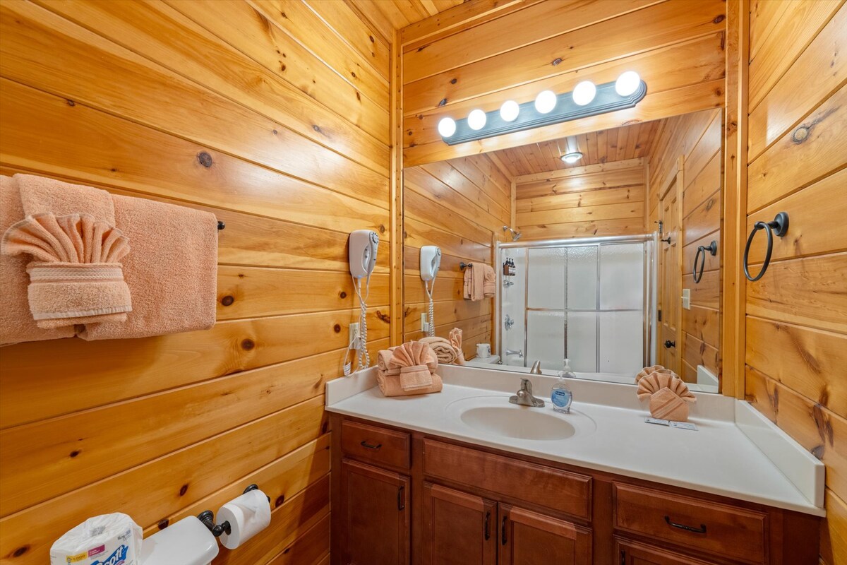 Paradise Vista, Incredible Views 2 story log cabin - Cabins for