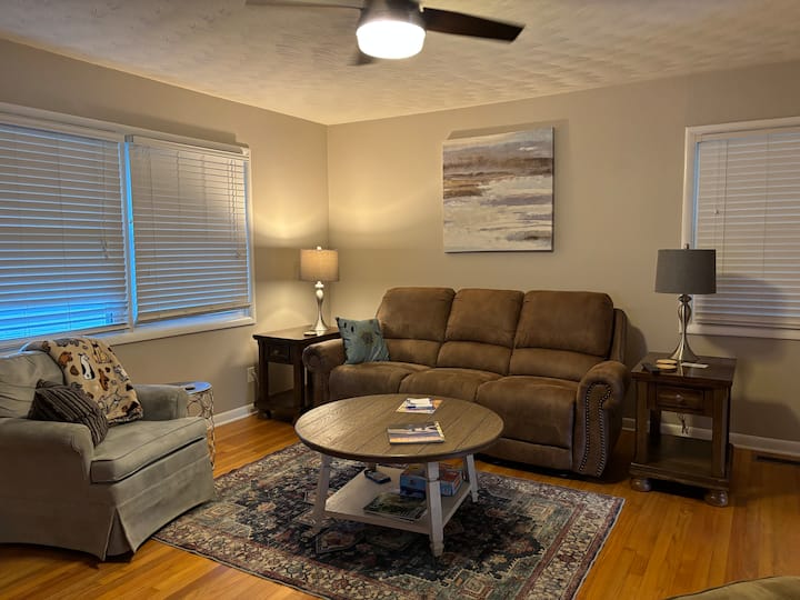 Magnolia House Florence- Comfort, Cozy, Convenient - Florence, AL